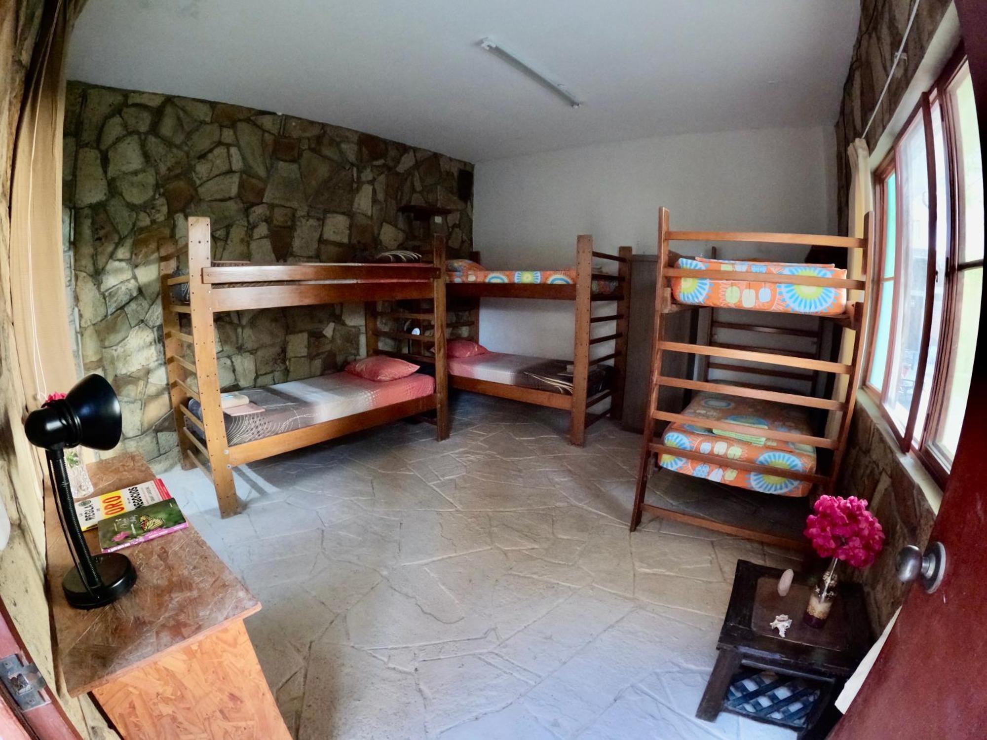 Albergue Stone House Máncora Exterior foto
